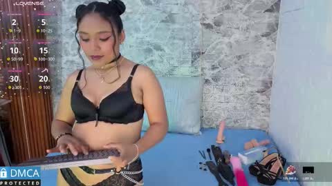 Snapshot of taylorexotic chatting on 6, 11, 2025 Tay online show from 6, 11, 2025