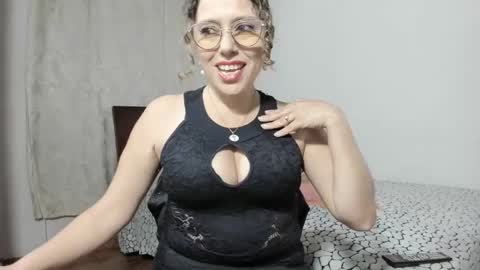 taylorhot72_ online show from 1, 2, 2025