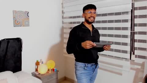 taylormaccurdy_ online show from 25, 9, 2025