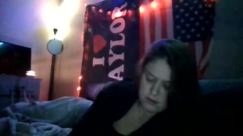 Snapshot of taylorriot chatting on 10, 9, 2025 Taylor Riot online show from 10, 9, 2025