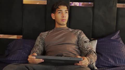 Snapshot of taylorsmiths_ chatting on 16, 12, 2025 taylorsmiths_ online show from 16, 12, 2025