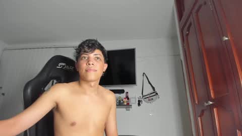 Snapshot of taylorsorf chatting on 20, 12, 2024 taylorsorf online show from 20, 12, 2024