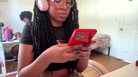 Snapshot of taylorsosweets chatting on 4, 5, 2026 Taylor online show from 4, 5, 2026