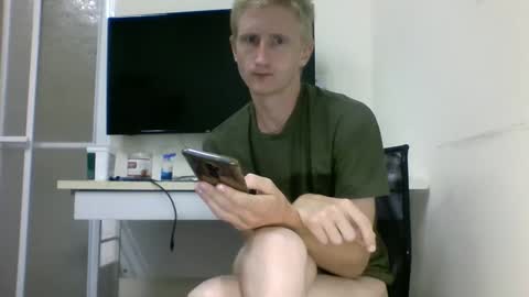 Snapshot of tcute0 chatting on 15, 10, 2025 tcute0 online show from 15, 10, 2025