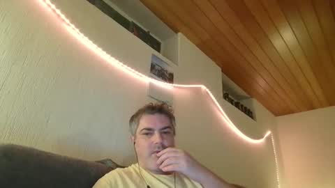 Snapshot of teeforyou chatting on 2, 2, 2025 Peter online show from 2, 2, 2025