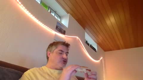 Snapshot of teeforyou chatting on 2, 2, 2025 Peter online show from 2, 2, 2025