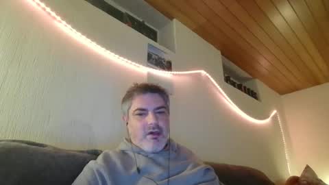 Snapshot of teeforyou chatting on 5, 2, 2025 Peter online show from 5, 2, 2025