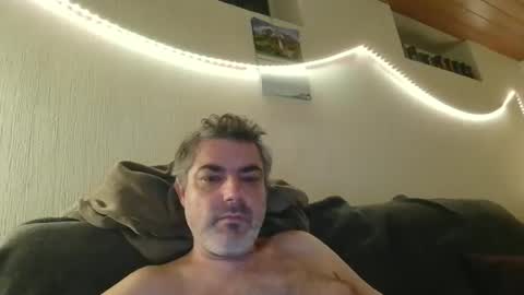 Snapshot of teeforyou chatting on 18, 10, 2025 Peter online show from 18, 10, 2025