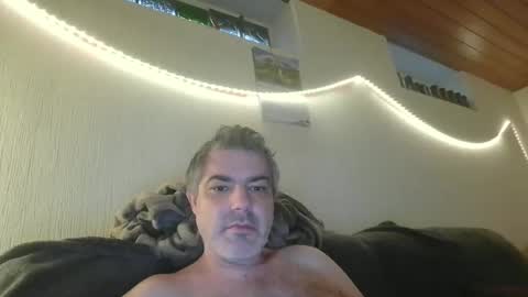 Snapshot of teeforyou chatting on 23, 10, 2025 Peter online show from 23, 10, 2025