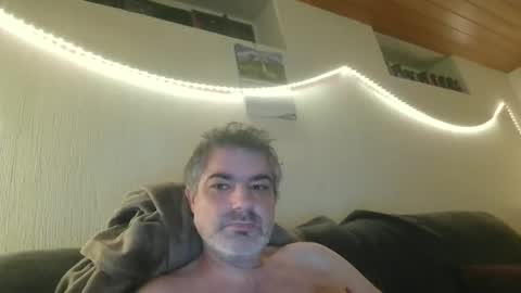 Snapshot of teeforyou chatting on 27, 10, 2025 Peter online show from 27, 10, 2025