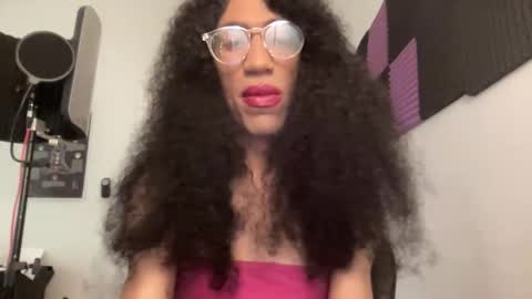 Snapshot of tehanibentley chatting on 14, 11, 2025 Tehani Bentley online show from 14, 11, 2025