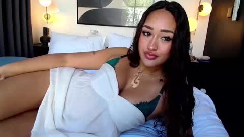 Snapshot of teleaevansss chatting on 5, 10, 2025 Telea Evans online show from 5, 10, 2025