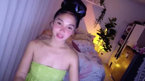 Snapshot of temptessa20 chatting on 16, 11, 2025 temptessa20 online show from 16, 11, 2025