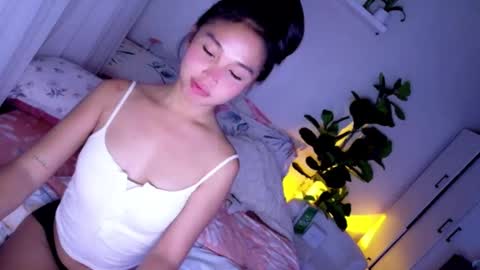 Snapshot of temptessa20 chatting on 21, 11, 2025 temptessa20 online show from 21, 11, 2025