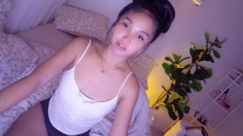 Snapshot of temptessa20 chatting on 14, 12, 2025 temptessa20 online show from 14, 12, 2025