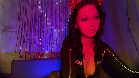 temptingvision online show from 18, 12, 2025