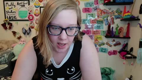 Snapshot of ten_tickle_pixie chatting on 10, 4, 2026 Pixie and Tentacle Overlord online show from 10, 4, 2026