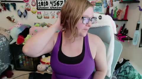 Snapshot of ten_tickle_pixie chatting on 15, 4, 2026 Pixie and Tentacle Overlord online show from 15, 4, 2026