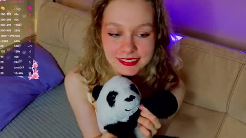 Snapshot of tender__beauty chatting on 27, 3, 2026 Hey Im Aneta online show from 27, 3, 2026