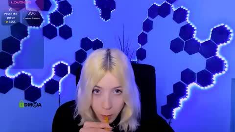 ur Louise online show from 16, 3, 2026