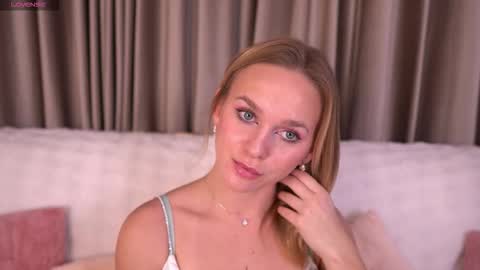 Snapshot of tendercrush chatting on 21, 12, 2025 Ellis online show from 21, 12, 2025