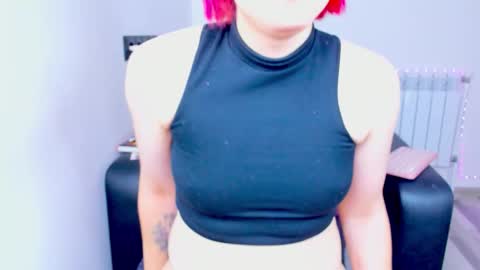 Snapshot of tenebrise chatting on 30, 9, 2025 Kira online show from 30, 9, 2025