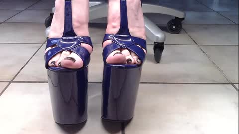 Snapshot of teninchheels chatting on 19, 1, 2025 teninchheels online show from 19, 1, 2025