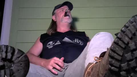 Snapshot of tennredneck chatting on 15, 9, 2025 Tennredneck online show from 15, 9, 2025