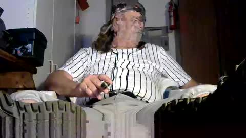 Snapshot of tennredneck chatting on 9, 5, 2026 Tennredneck online show from 9, 5, 2026