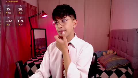 teo brown Independent model online show from 11, 1, 2025