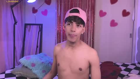 teo brown Independent model online show from 22, 2, 2025