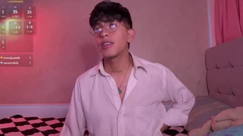 teo brown Independent model online show from 27, 9, 2025