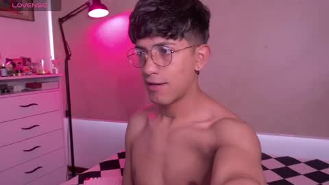 teo brown Independent model online show from 1, 10, 2025