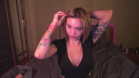 Snapshot of teona_amore chatting on 1, 3, 2025 Teya online show from 1, 3, 2025