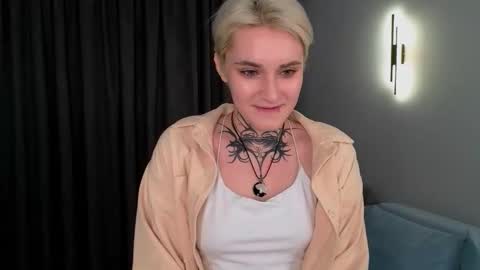 Snapshot of teresa_crawford chatting on 15, 12, 2025 Maria online show from 15, 12, 2025