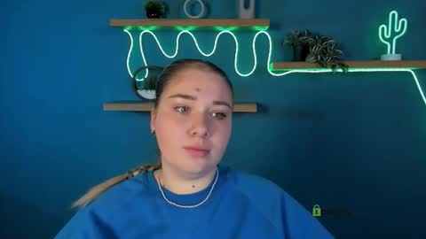 Snapshot of tereza_moon chatting on 15, 10, 2025 Youre Tereza online show from 15, 10, 2025
