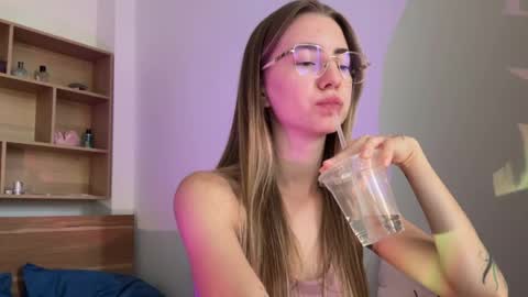 tessa_calmness online show from 25, 4, 2026