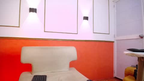 tessachains online show from 3, 12, 2025