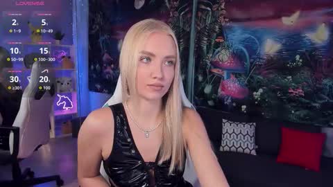 Snapshot of tessahamilton chatting on 14, 10, 2025 TessaHamilton online show from 14, 10, 2025