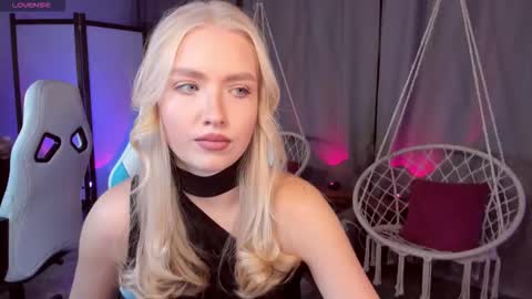 Snapshot of tessahamilton chatting on 16, 11, 2025 TessaHamilton online show from 16, 11, 2025