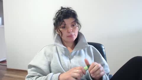 Snapshot of tessnaughty chatting on 27, 12, 2024 naughty tess online show from 27, 12, 2024