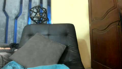 leila lopez online show from 21, 1, 2025