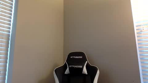 Snapshot of tevvdaren chatting on 30, 10, 2025 tevvdaren online show from 30, 10, 2025