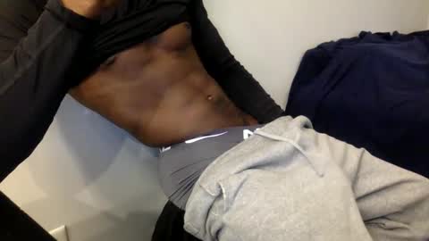 Snapshot of tevvdaren chatting on 2, 12, 2025 tevvdaren online show from 2, 12, 2025