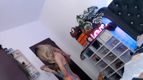 Itsme tgirlAdele online show from 6, 3, 2025
