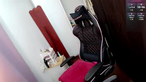 Snapshot of tgirljennie69 chatting on 5, 2, 2025 jennie online show from 5, 2, 2025