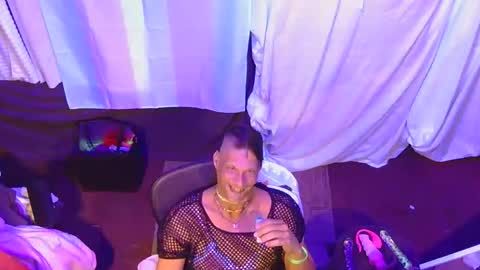 tgirllover69141980 online show from 25, 10, 2025