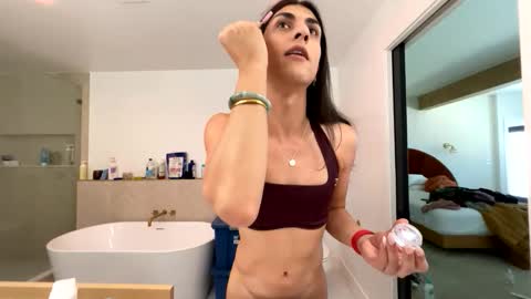babygirlmami online show from 24, 4, 2026