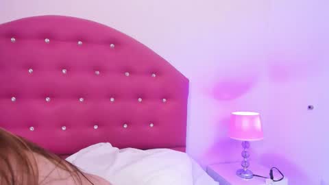 Snapshot of thalia_bae chatting on 3, 3, 2026 Thalia online show from 3, 3, 2026