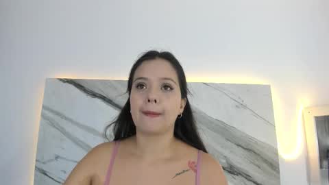 Snapshot of thamiina chatting on 28, 9, 2025 Thamy online show from 28, 9, 2025